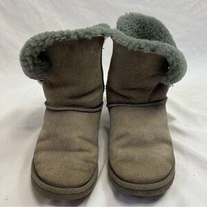 3/$30 UGG Bailey Button Grey Shearling Sheepskin Boots Women’s 8 Warm Winter